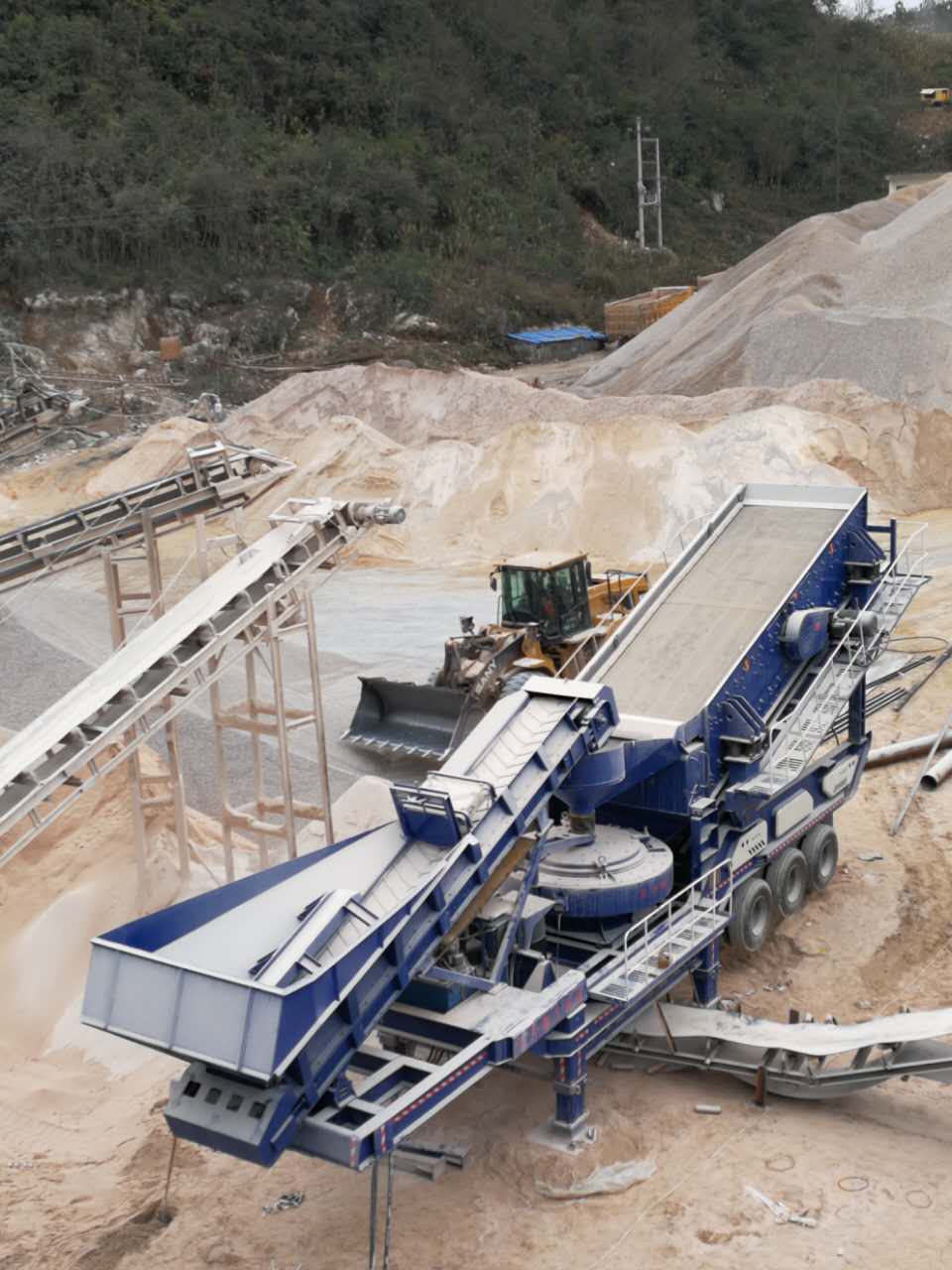 MobilePortable Sand Making Crusher Plant (Tire) (4)